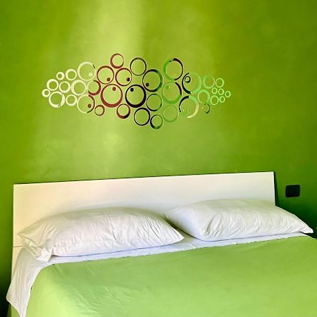 Color House Malpensa B&B Кассано-Маньяго Экстерьер фото