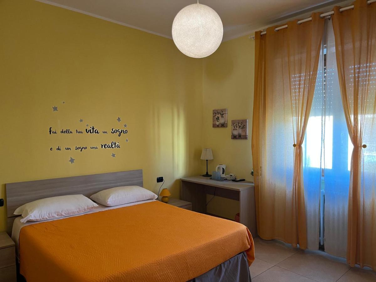 Color House Malpensa B&B Кассано-Маньяго Экстерьер фото