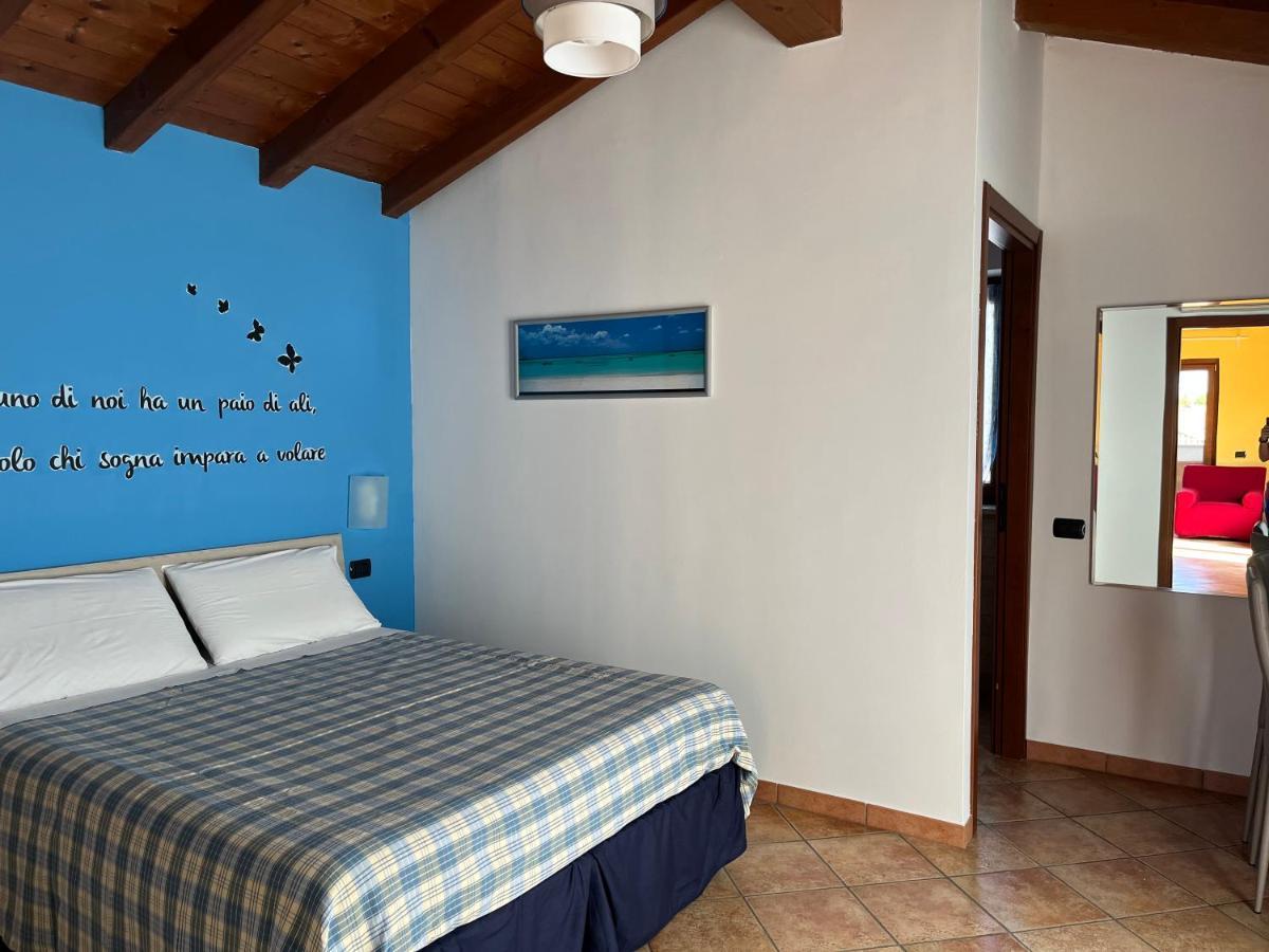 Color House Malpensa B&B Кассано-Маньяго Экстерьер фото