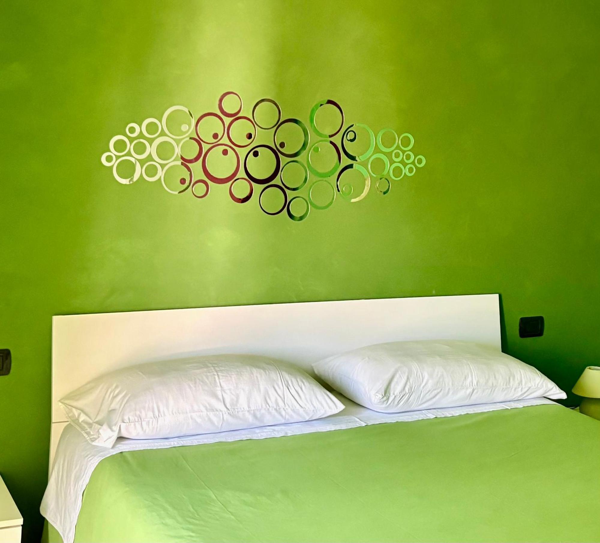 Color House Malpensa B&B Кассано-Маньяго Экстерьер фото