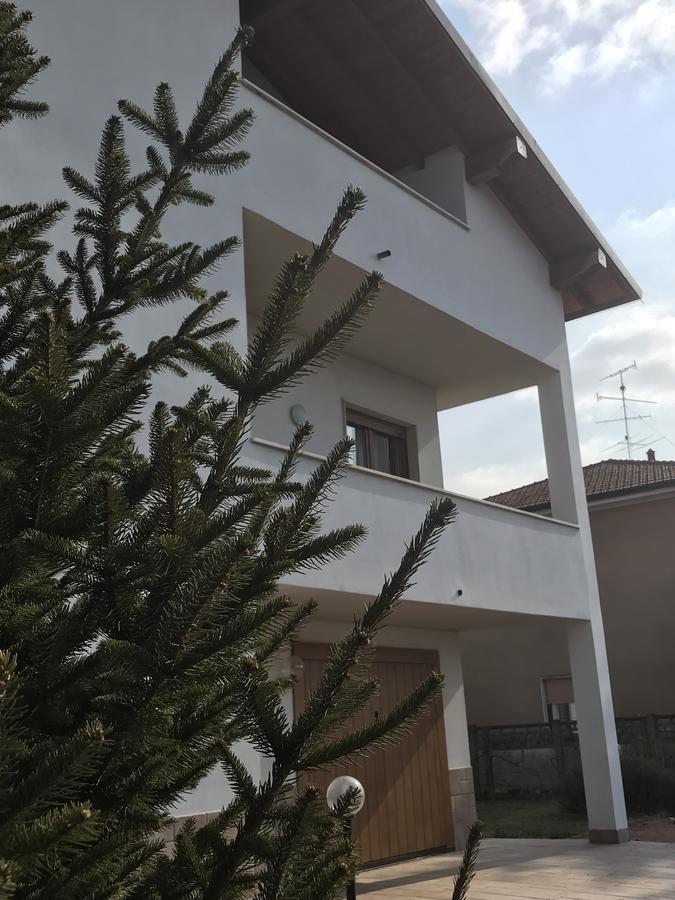 Color House Malpensa B&B Кассано-Маньяго Экстерьер фото